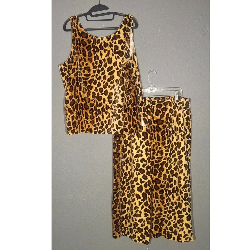 Vintage Leopard Print Velvet 2 Piece Set Sleeveless Tank and Midi Skirt Women 18